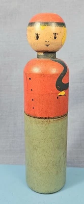 Estuche para lápices de madera vintage con figura para niños - 1920/40’s; con crayones Foto 1 de 4