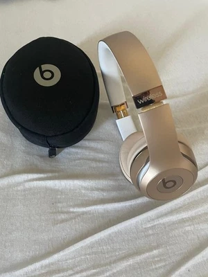 Beats by Dr. Dre Solo 3 Gold Wireless Bluetooth - Neue Ohrpolster Cream - Bild 1 von 4