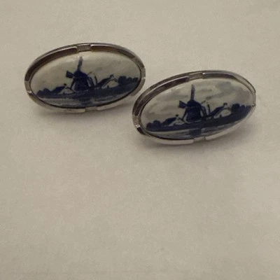 Gemelos oblongos vintage de porcelana azul y blanco de Delft con molinos de viento Foto 1 de 4