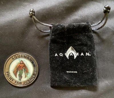 НОВЫЙ! Ящик для добычи Aquaman & Black Manta монета с бархатной сумкой - Изображение 1 из 3