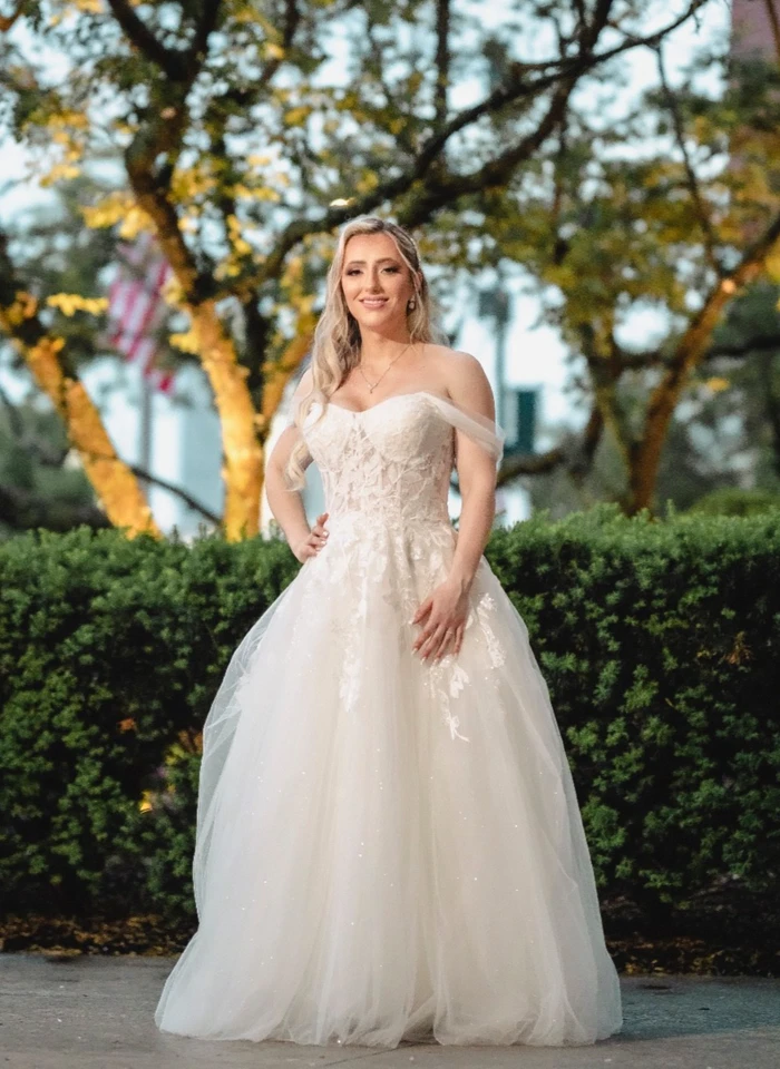 Allure Bridals 9803 (象牙白/香槟) 婚纱,尺寸 8 — 第 1/4 张图片