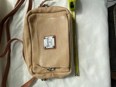 BOLSO VALENTINA MARRÓN CLARO CON MARRÓN Y PLATA Foto 1 de 4