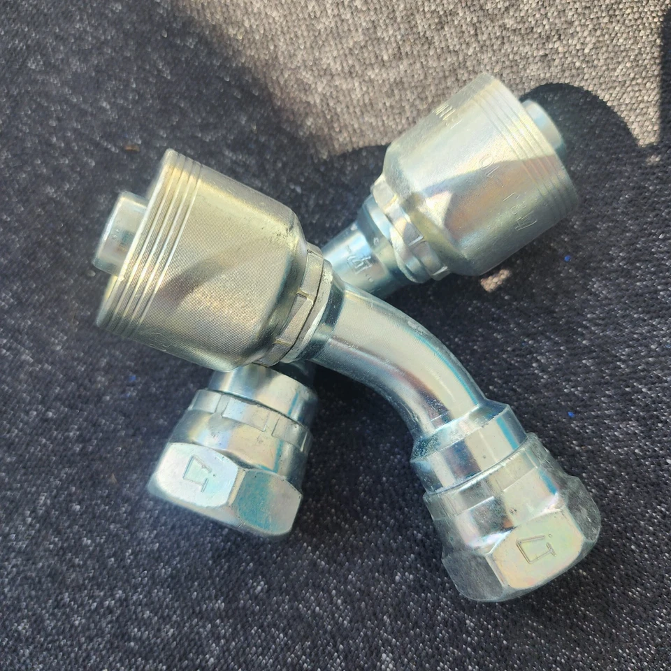 13971-12-10 5/8 to 3/4" 90° Female JIC 37° Swivel, J Series - Image 1 of 3
