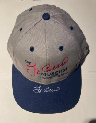 Sombrero Yogi Berra Yankees Mets Firmado Museo y Centro de Aprendizaje Certificado de Autenticidad JSA Excelente Estado Foto 1 de 4