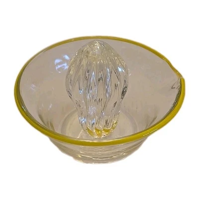 Exprimidor de vidrio transparente soplado a mano 7"x6"x5. Un montón de jugo de lados altos para contener, ¡NUEVO! Foto 1 de 4