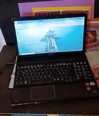 sony vaio SVF151C11M 15,6" i7-3612QM 8CORE 8GB 256GB NVME GRAFICA AMD 1GB - Immagine 1 di 4