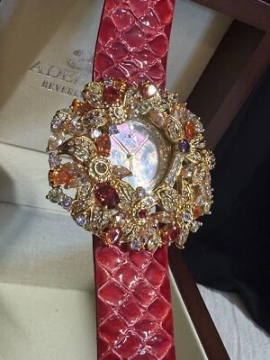 Relógio feminino Adee Kaye austríaco cristal Beverly Hills. Faixa vermelha - Imagem 1 de 4