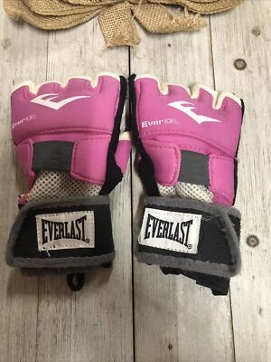Everlast Evergel Women’s Medium Pink Hand Wraps - Image 1 of 4