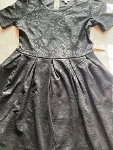 Lularoe Pequeña 6/8 4/6 Nuevo con etiquetas Mujeres Amelia Negro Liso Rosas Dalia Pansy Nuevo 🙂 - Imagen 1 de 12