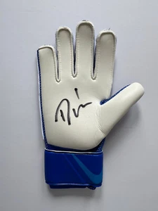 DEAN HENDERSON Signed Goalkeeper Glove - PROOF/COA - Crystal Palace Man United - Picture 1 of 4