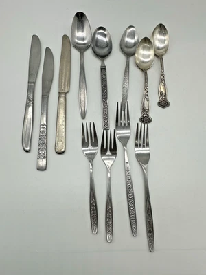 Lote de 12 marcas y patrones mixtos de cubiertos de acero inoxidable cubiertos Foto 1 de 4