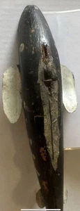 Antiker Fischköder aus Holz mit 7 Zoll Glasaugen handbemalt - Bild 1 von 9