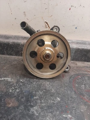 Bomba de dirección asistida Honda Accord 3.0 V6 1998-2002 OEM Foto 1 de 4