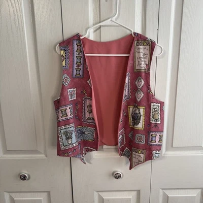 Chaleco Hecho a Mano Rosa Patrón de Costura Estampado por Todas Partes Frente Abierto Cottagecore Granny Foto 1 de 4