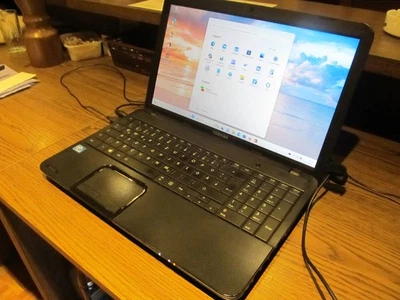 Toshiba C850 15,6 Zoll Intel Dual Core 2x2,20 GHZ 6GB RAM 500GB HDD Intel Grafik - Bild 1 von 4