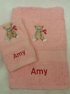 JUEGO PERSONALIZADO DE TOALLA DE MANO Y PAÑO FACIAL DE OSO DE PELUCHE REGALO DE NAVIDAD BEBÉ - Imagen 1 de 3