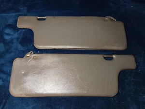 1986-95 MAZDA B2200 B2600 i B SERIES PICKUP SUNVISORS SUN SHADES SET GRAY OEM - Picture 1 of 15