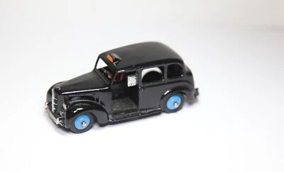 Dinky 254 Austin Taxi - Vintage 1950s - Nice Code 3 Repaint Lot 2 - Image 1 of 4