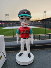 SUGAR SKULL BOBBLEHEAD SGA Columbus Clippers Veleros Copa de la Diversión NIB! 