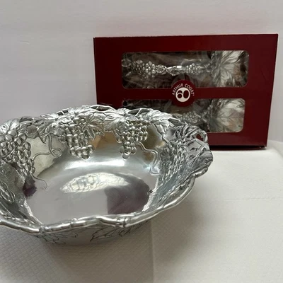 Ensaladera de uva Arthur Court 12" y nuevos servidores de hojas de uva/uva en caja Foto 1 de 4