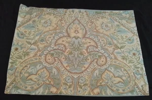 Cuscino standard Pottery Barn Lyndsay finta verde acqua chiaro paisley uccellino floreale - Foto 1 di 11