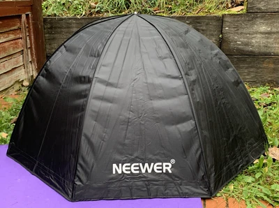 NEEWER 120cm Octagon Speedlite Umbrella Softbox Mint Condition - Image 1 of 4