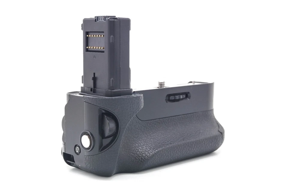 Sony VGC1EM Vertical Battery Grip for A7 A7S A7R Digital Camera Body - Image 1 of 1