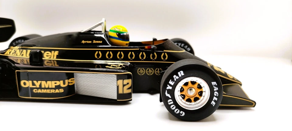 Coche de carreras modelo Ayrton Senna Lotus 97T F1 1985 1:18 Minichamps JPS Fórmula Uno Foto 1 de 4