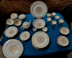 Mint 52 pc Richelieu China 8 pc Set by Tuscan - Royal Tuscan - Picture 1 of 8