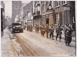 WW2 Press Photo British Take Kevelaer Germany 1945 #H36 - Picture 1 of 2