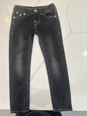 Pantalones de mezclilla negros True Religion para niños  Foto 1 de 4