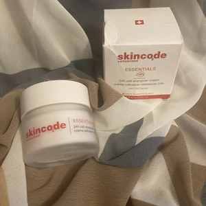 SKINCODE Essentials 24 Hour Cell Energizer All Skin Types New - Picture 1 of 7