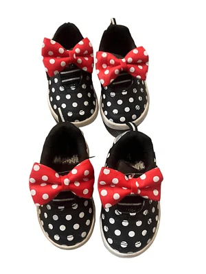 Disney Minnie Mouse Blanco y Negro Lunares Arco Gemelos Tenis Bebé 4 2 Pares Foto 1 de 3