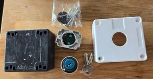 sourcing map On/Off/On 3 Positions 4 Terminals 2NO Key lock Rotary Switch Statio - Picture 1 of 7