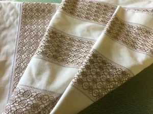 Bestickter Stoffrest 190 cm x 143 cm breit Polster Rollos Kissen - Bild 1 von 4