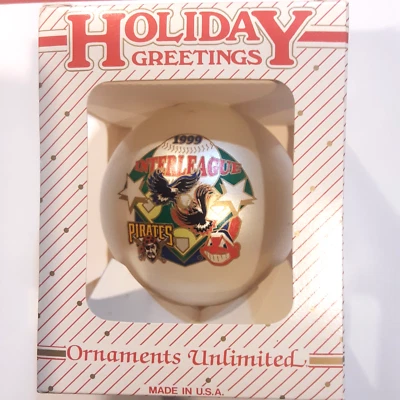 VINTAGE 1999 HOLIDAY GREETINGS MLB BASEBALL INTERLEAGUE CHRISTMAS ORNAMENT - Image 1 of 3