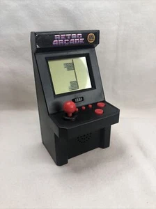 Retro Arcade Handheld Game Console 5"x3" Arcade Simulator 100 games Monochrome - Picture 1 of 4