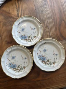 Mikasa Blue Daisies EB 804 Set Of 3 Salad Plates 8" Stoneware - Picture 1 of 8