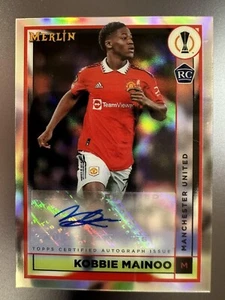 Autógrafo refractor de fútbol cromado Topps Merlin 2022-23 - RC Kobbie Mainoo #AC-KM - Imagen 1 de 4