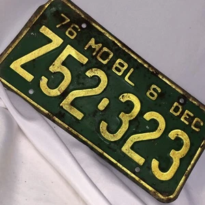 Vintage Missouri License Plate Green December 76 Mobile Plate Z52-323 Rusty - Picture 1 of 6