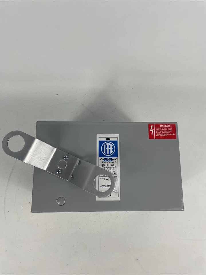 ITE SIEMENS BOS14322 60 AMP 240 VOLT 3P, 3 WIRE, FUSIBLE, BD SWITCH BUS PLUG - Image 1 of 4