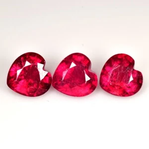 Set 3 Pezzi Rubino Rosso Rosato 6 MM Forma Cuore Gemma Naturale Sciolta Africa - Foto 1 di 2
