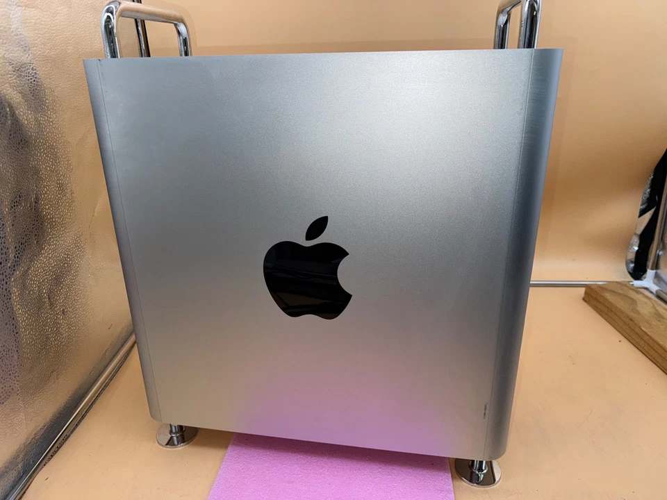 2019 Mac Pro 3.5GHz Intel Xeon W 8 Core 32GB RAM 500GB Radeon Pro W5500X 8GB L#4 - Image 1 of 4