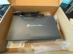 TP-LINK ER7206 5 Port 1000 Mbps Firewall Wired-Ethernet (RJ-45) Router - Picture 1 of 4