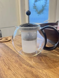 BODUM Assam Glass Tea/Press/Infuser/Pot Clear Glass Black Handle & Lid - Picture 1 of 6