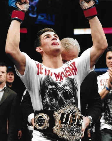 Dominick Cruz 8x10 Photo Picture w/ UFC Belt 178 132 Live Versus 6 WEC 26 Champ Cover