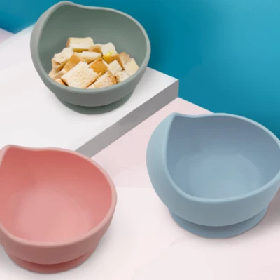  Cuenco y cuchara de silicona para bebé nuevo diseño suave para la alimentación del bebé NUEVO  Foto 1 de 4