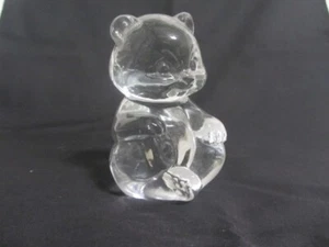 VINTAGE FENTON ART GLASS CRYSTAL CLEAR SITTING BEAR FIGURINE PAPER WEIGHT - Picture 1 of 4