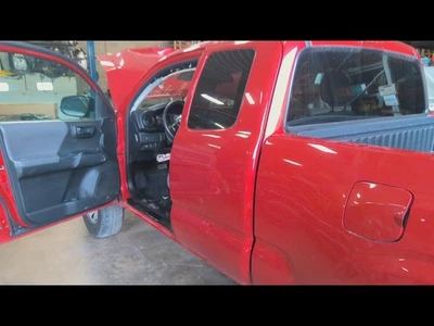 Used Rear Left Door Assembly Rear Side fits: 2021 Toyota Tacoma Extended Cab w/p Foto 1 de 4