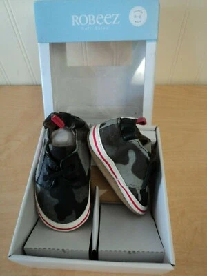 Robeez 婴儿男宝宝鞋 0-6 个月皮革柔软鞋底迷彩印花 全新带盒! — 第 1/4 张图片